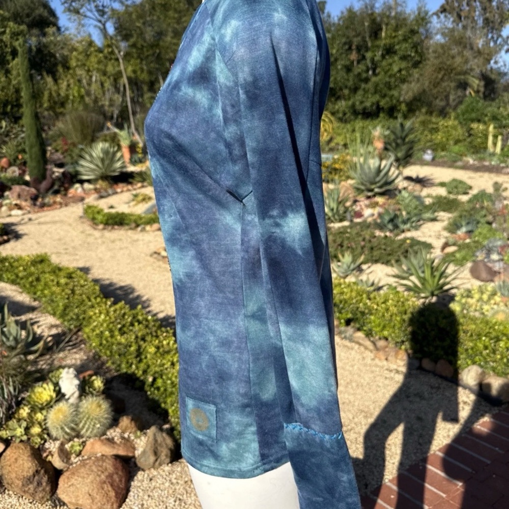 Double D Ranch Blue Tie-Dye Aztec Studded Long Sleeve Top M - Picture 3 of 7